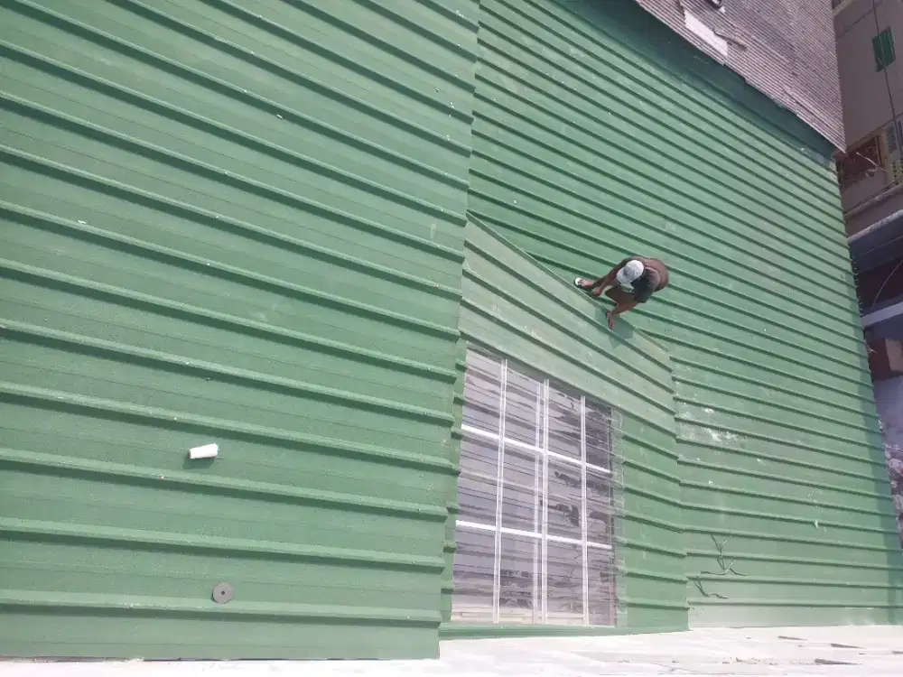 Bongkar pasang atap baja ringan