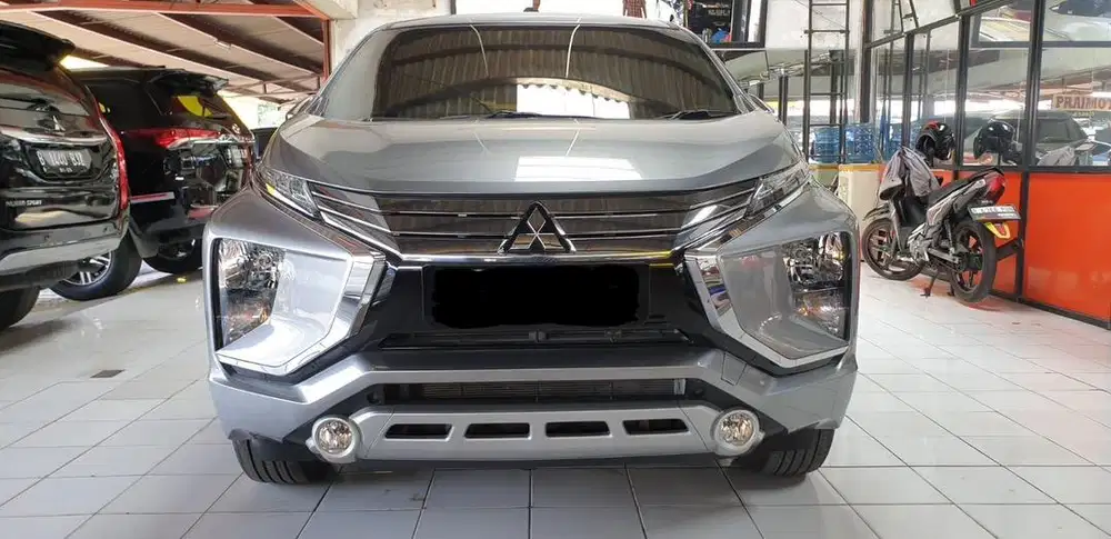 Mitsubishi Xpander Ultimate 2019 LOW KM Mulus Silver