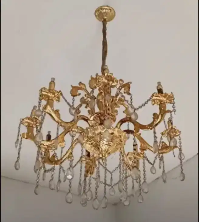 Lampu Gantung 8 Bohlam Crystal