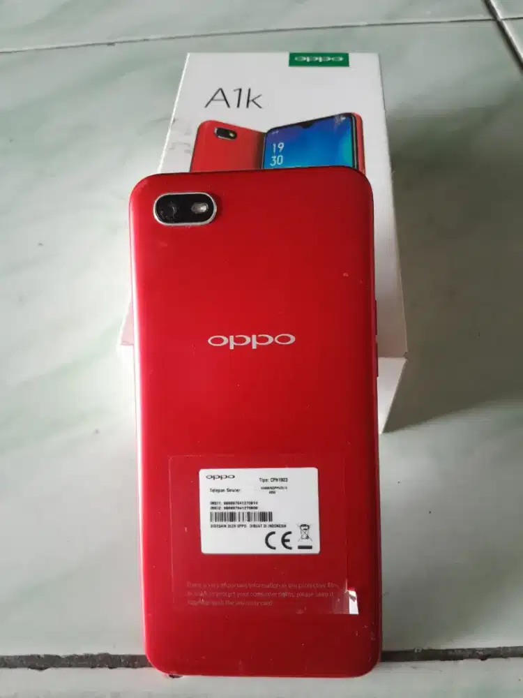 Di Jual Cepat : Hp Oppo AIK Warna Merah Lengkap Masih Ori .