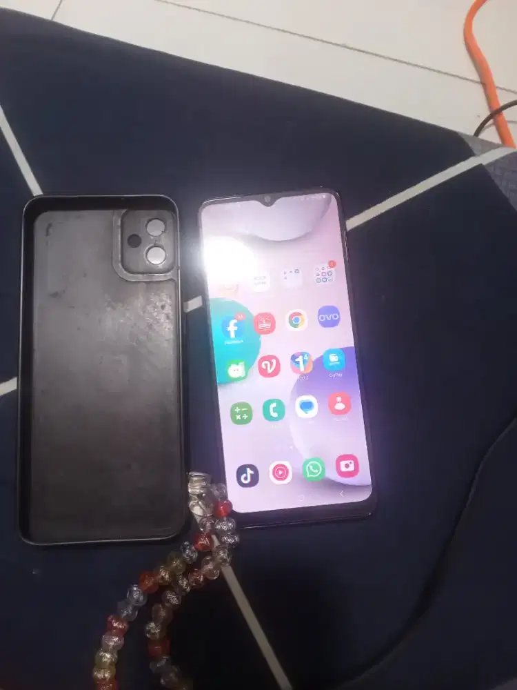 Jual-cpt(BU):Samsung A04e ram.3/32 ORI Versi Android-14 Batangan,Mulus