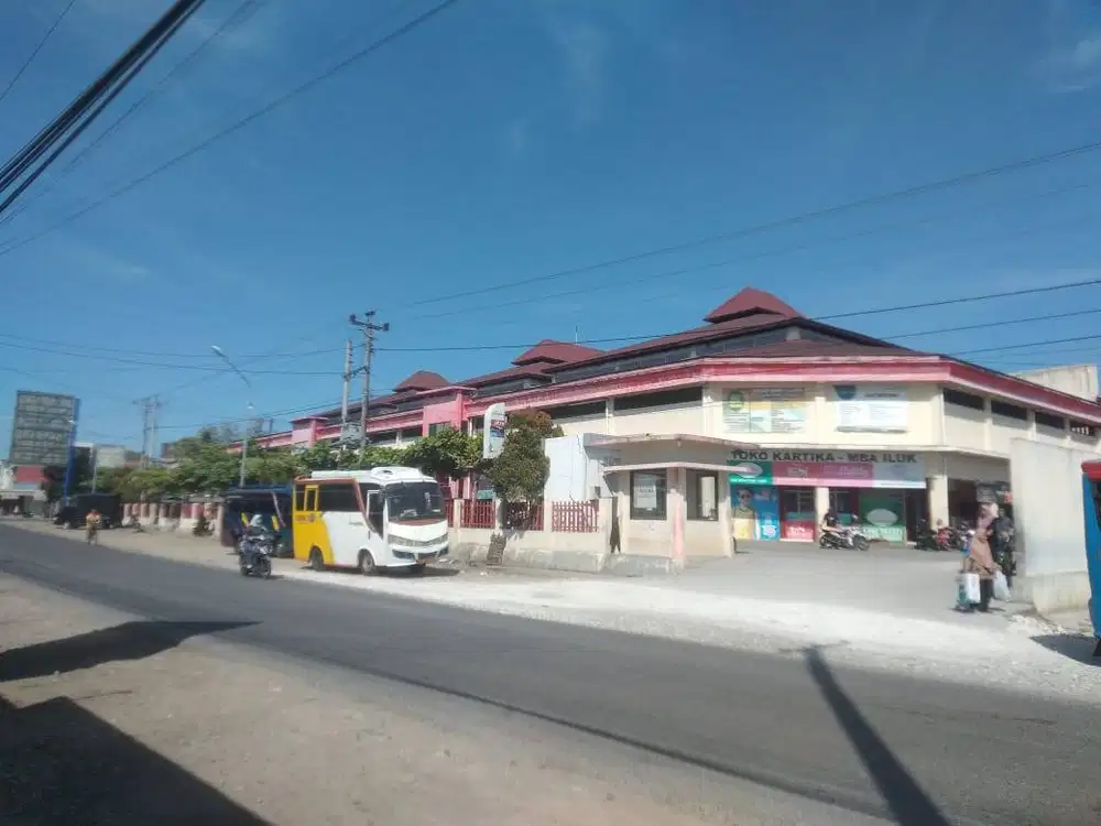 Toko sekaligus Rumah tepat di depan pasar Bung Karno
