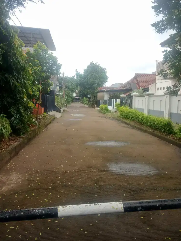 Dijual 2.8m cpt rumah mewah 250m lb200m strategis griya depok asri
