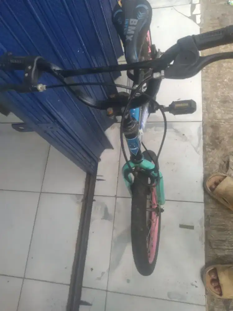 Sepeda BMX UK 18