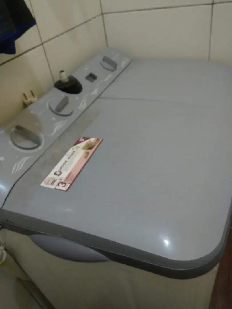 Mesin cuci Hijab merk Polytron pwm 9076 mode hijab