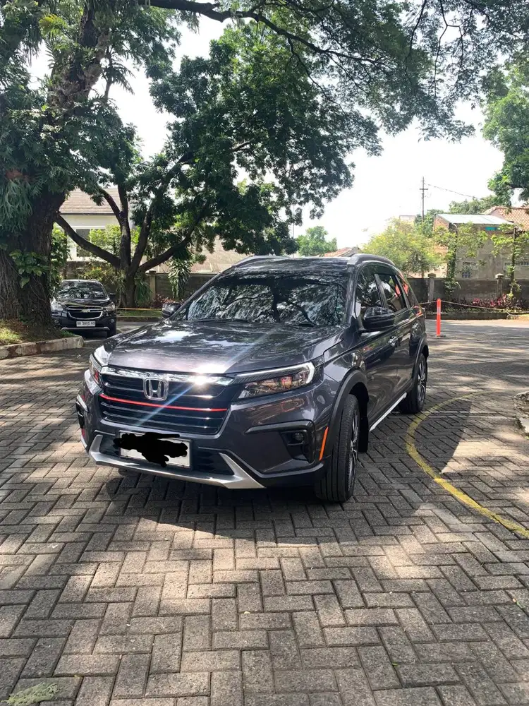 Honda BR-V 2023 Prestige CVT Bensin-AT Facelist Abu-abu