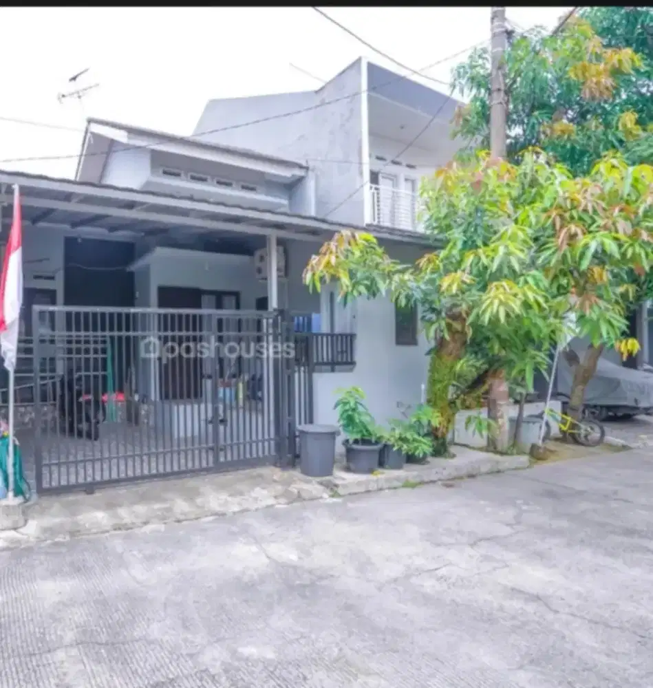 BUTUH CEPAT  Dijual siap huni dekat jalan raya  dan fasilitas 24 jam