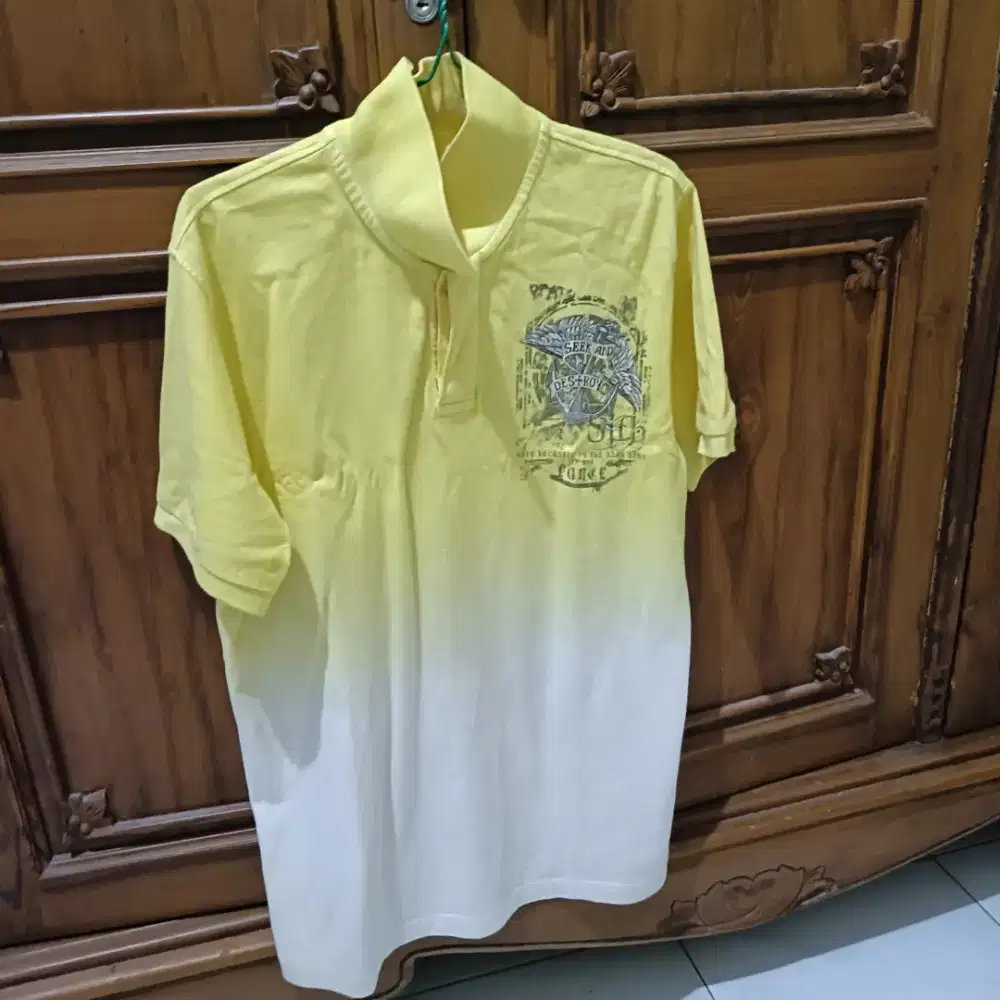 Kaos kerah butik