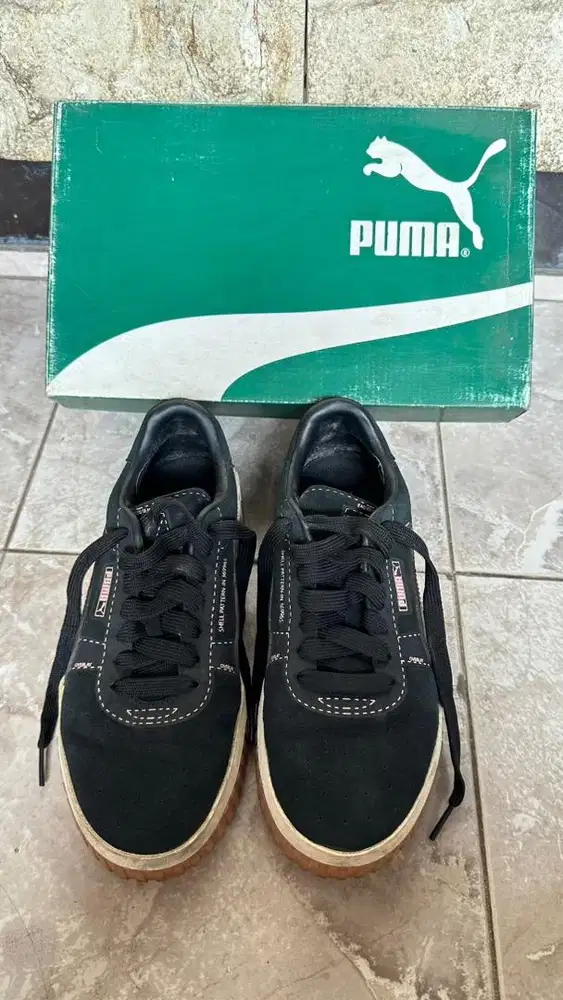 Sepatu merk Puma
