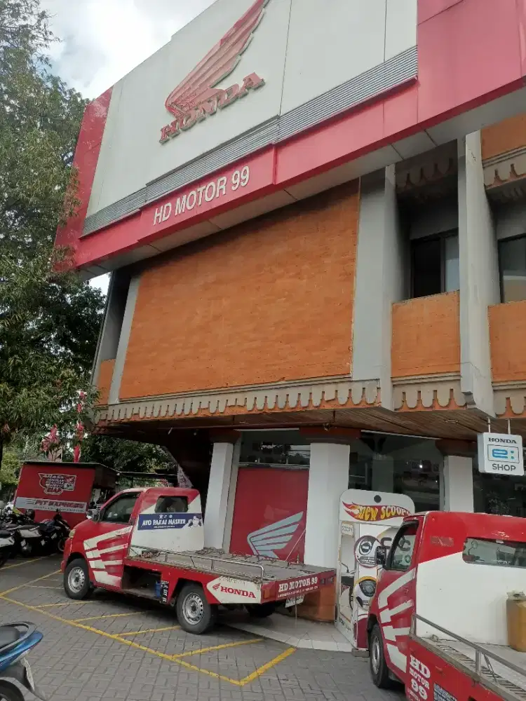 salesman motor honda