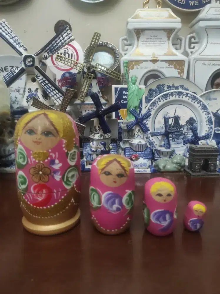 Boneka rusia Matryoshka isi 4 warna pink mulus