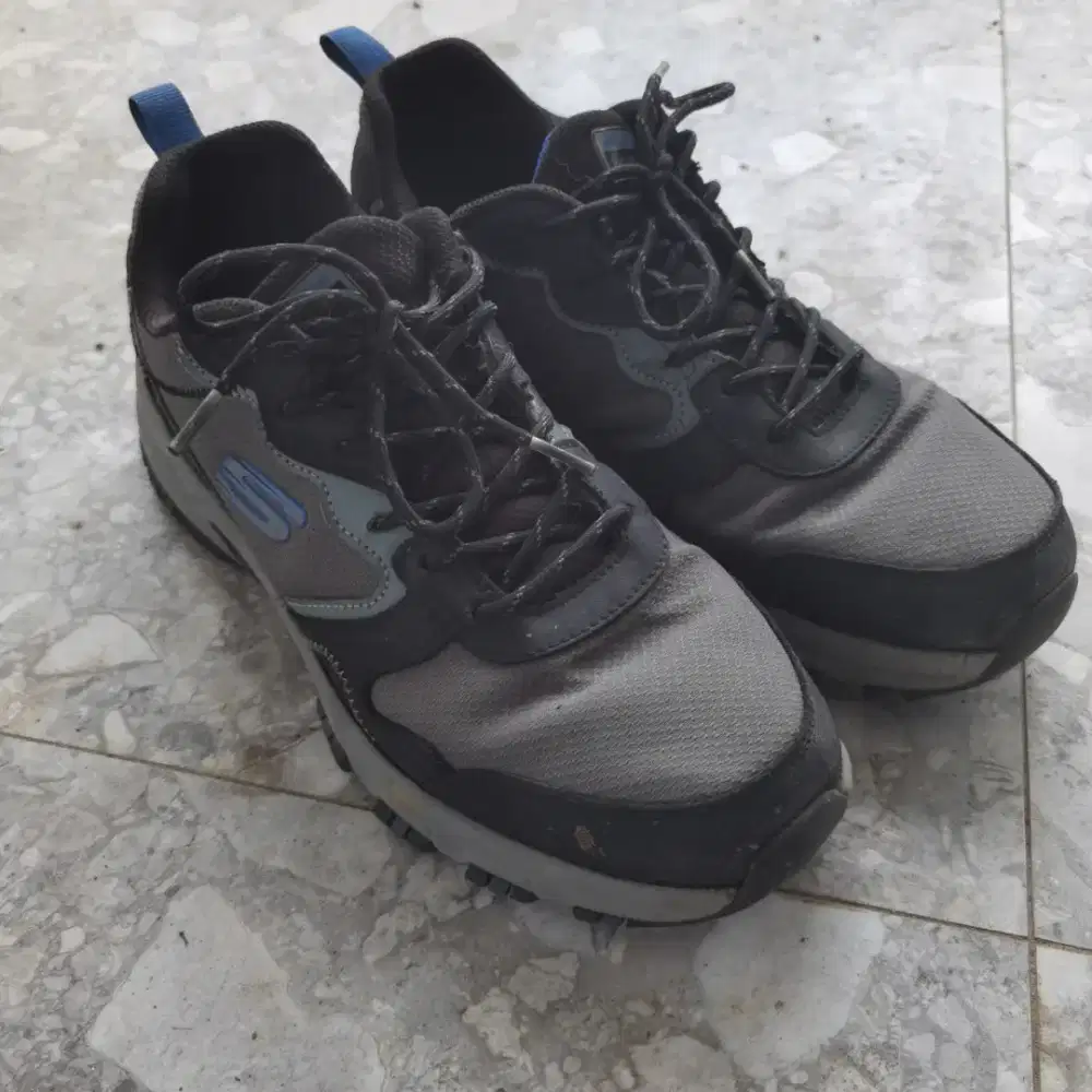 SEPATU SKECHERS Trail Bekas