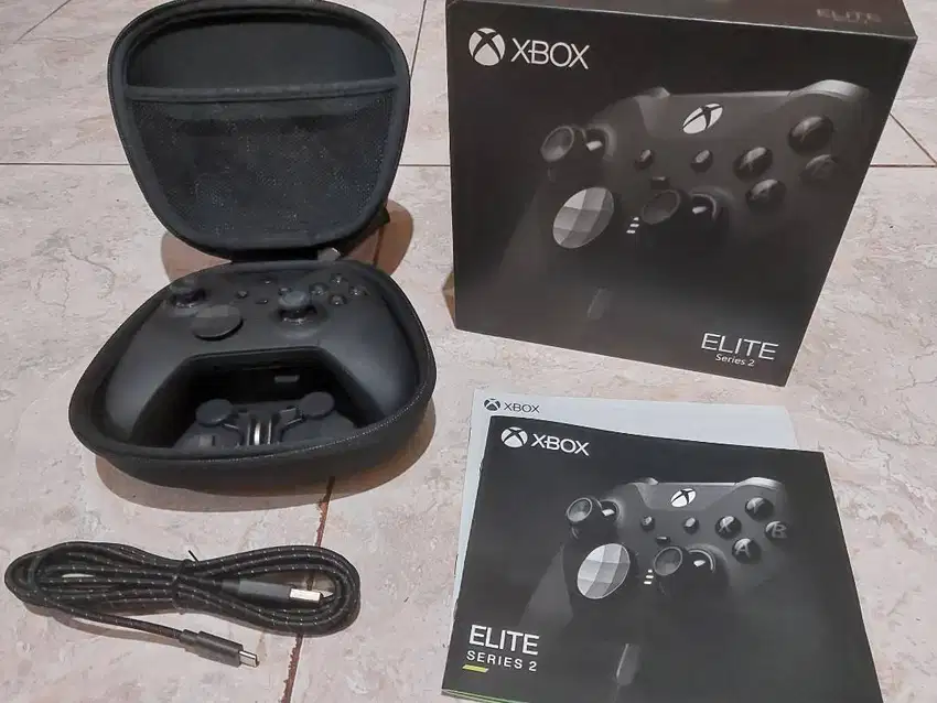 Preloved XBOX Elite Series 2 Controller Fullset