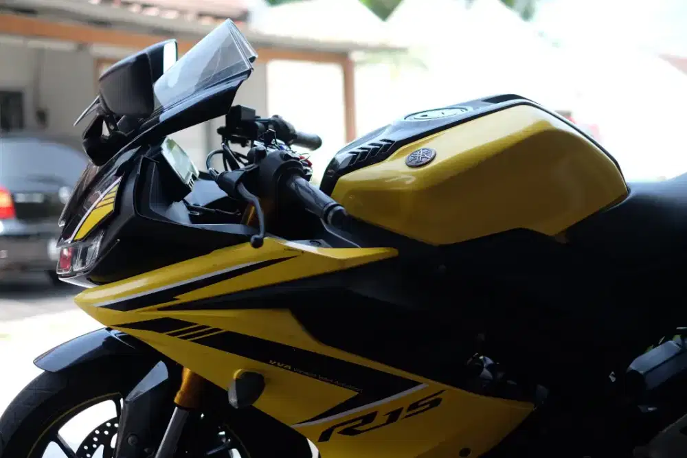 Yamaha R15 V3 2018 bekas low KM surat lengkap siap pakai