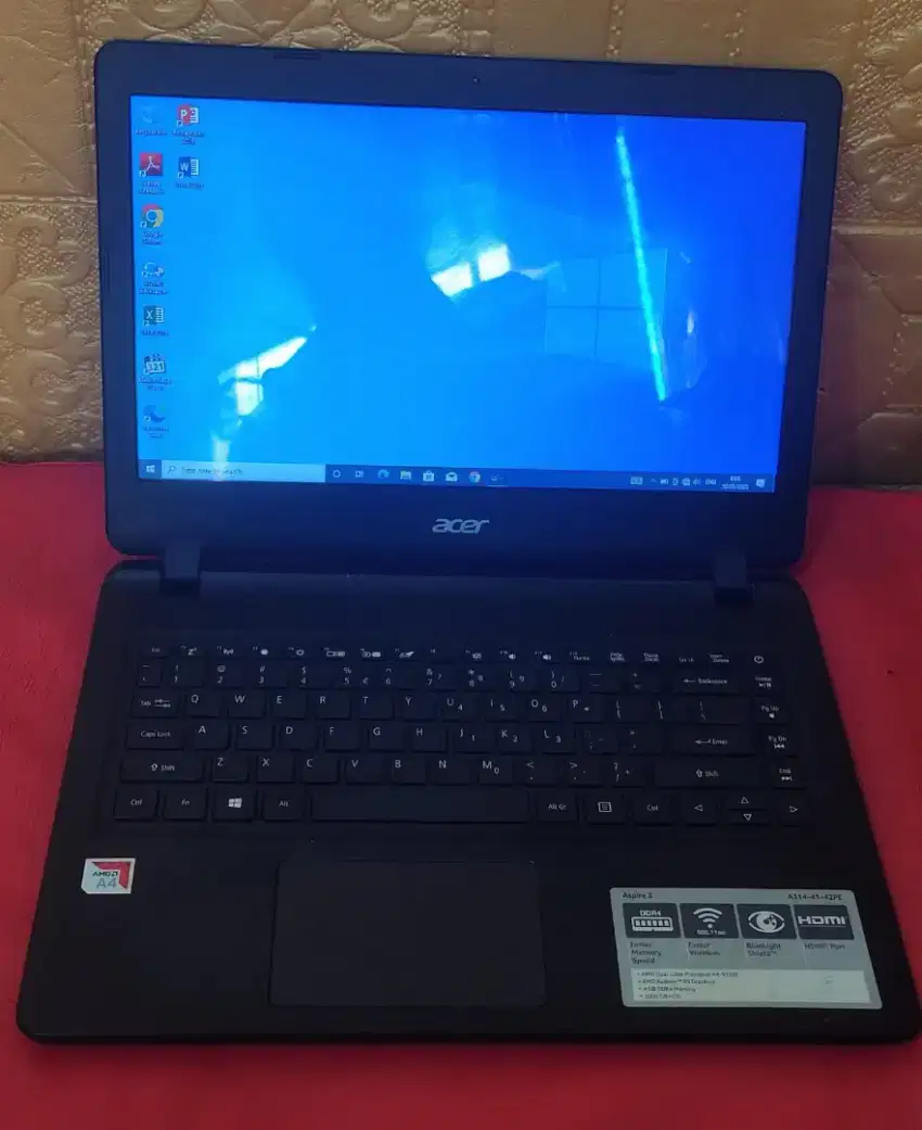 Laptop ACER slim sudah ssd dan ddr4