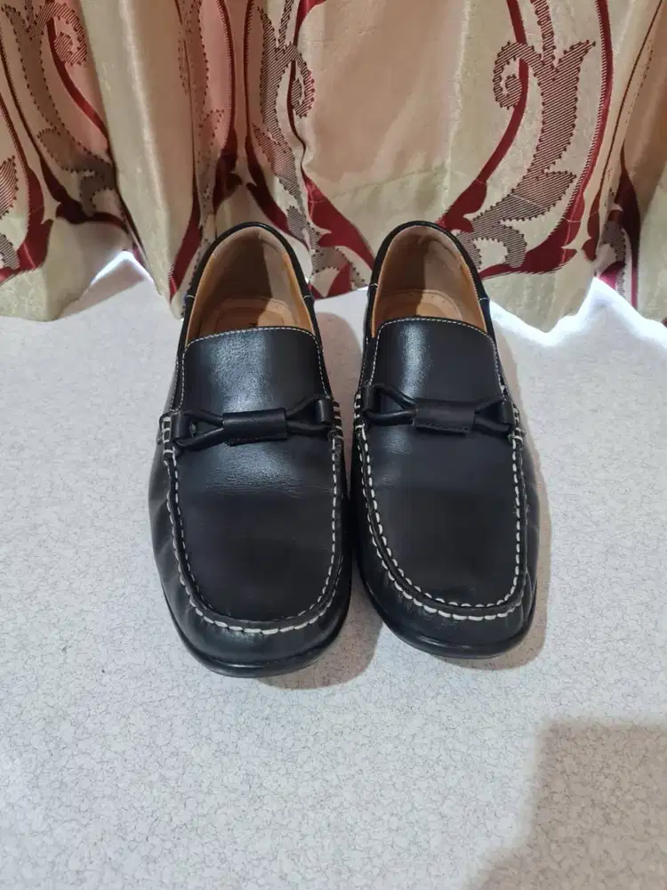 Hush Puppies Sepatu Laki-laki Hitam (Bekas)