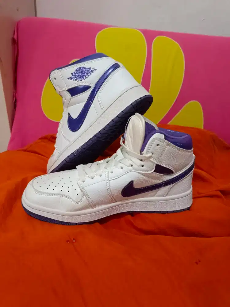 Air Max Size 40 Insole 25½cm Putih Ungu