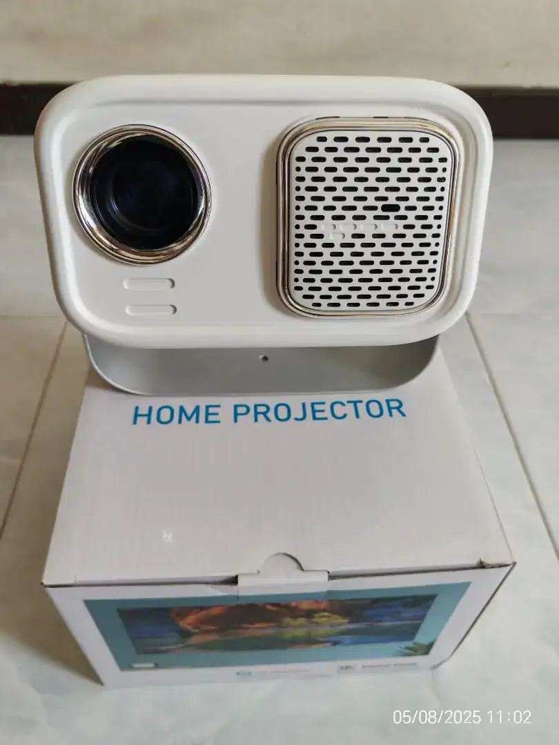 Proyektor android merk qiaolet