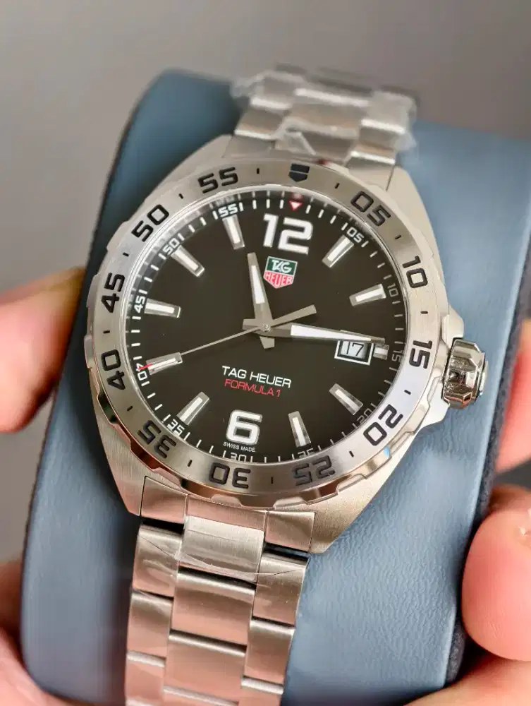 TAG HEUER FORMULA 1 DATE  lBlack dial WAZ1112