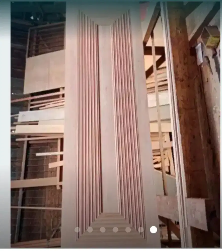 Pintu kamar minimlis