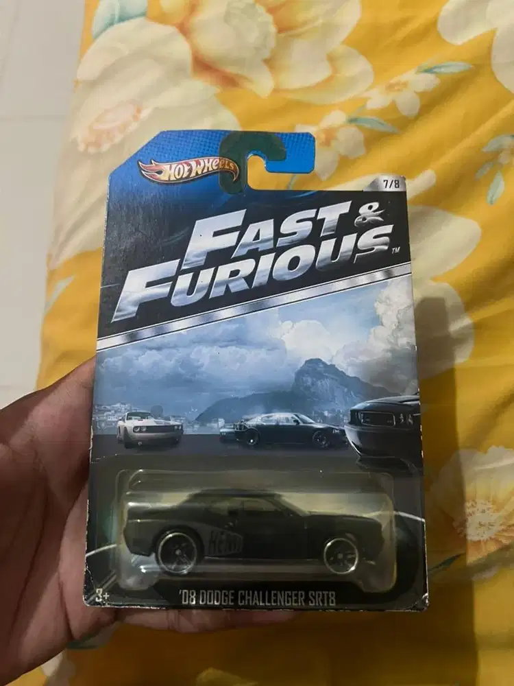 Hot wheels 08 dodge challeger SRT8 fast and furious
