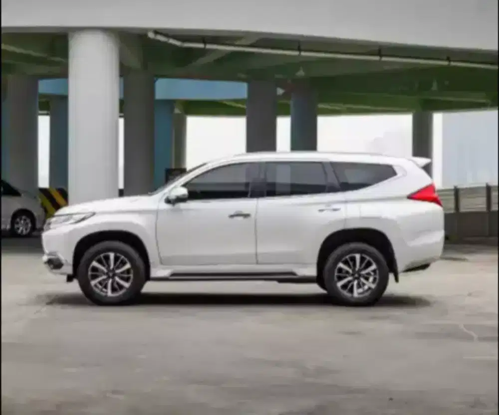 Pajero Sport Dakar Matic  - Low KM - Pajak 2026 - Very Good Condition!