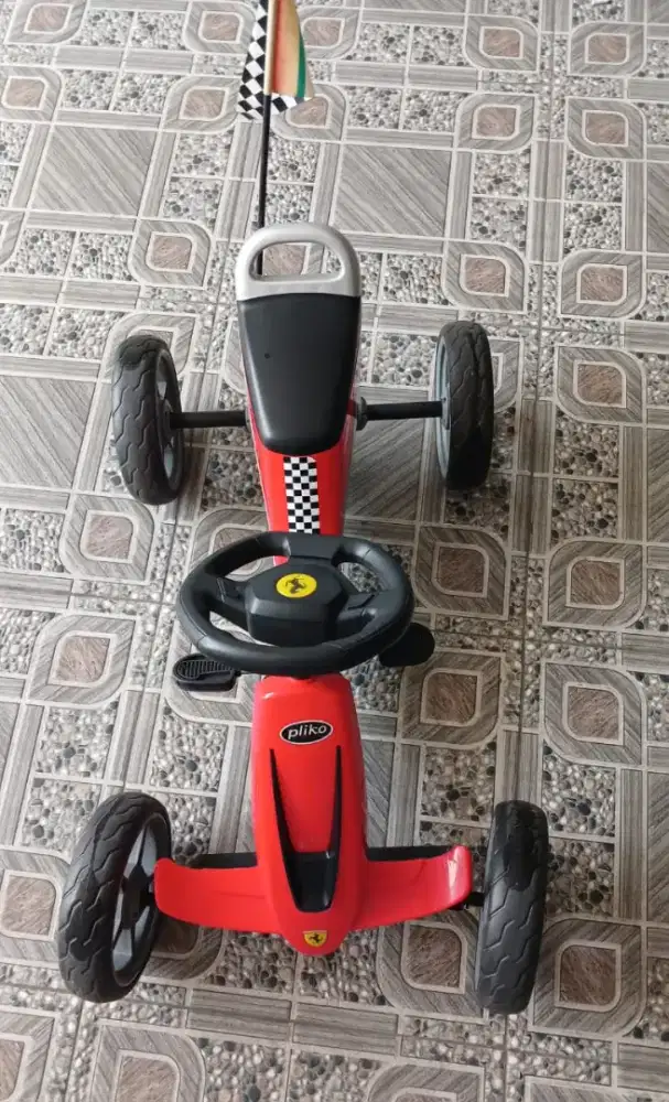Sepeda roda 4 plico Ferrari