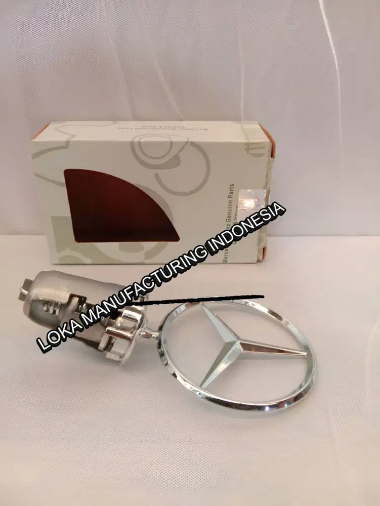 Emblem Logo Kap Mesin Mercedes Benz Mercy