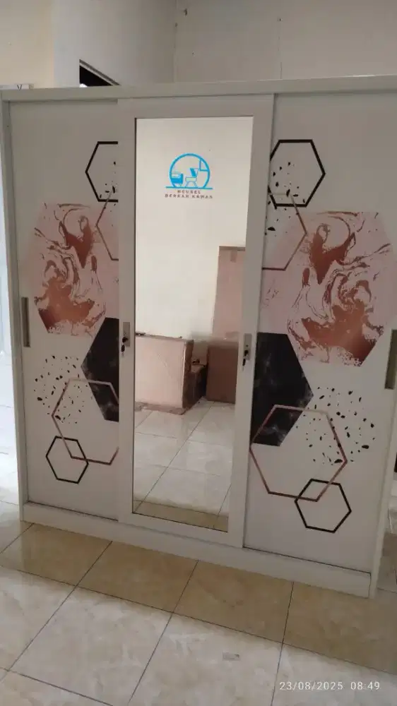 Promo Lemari pakaian besi 3 pintu