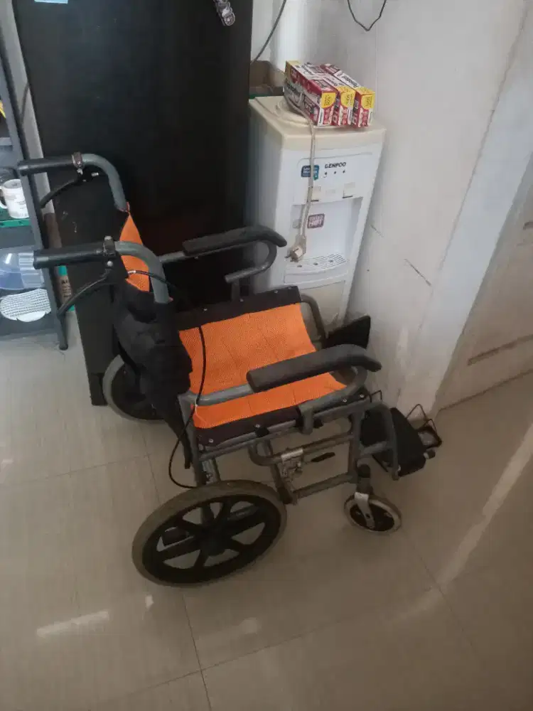 Kursi roda ada minus