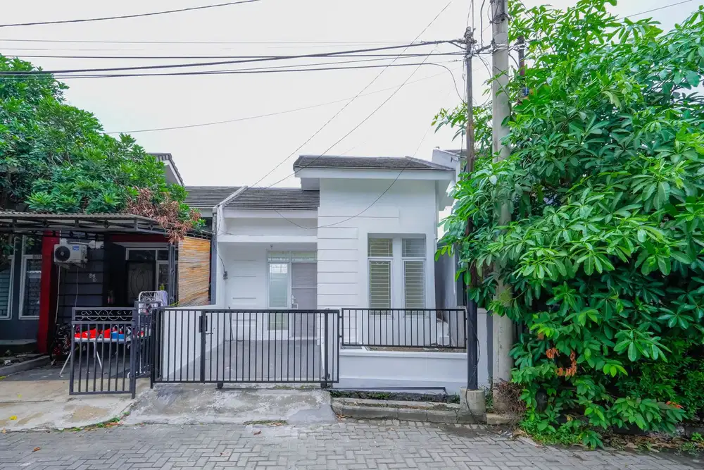Rumah Minimalis 10 Menit ke Stasiun Serpong 1 Lt Hadap Utara J-16381