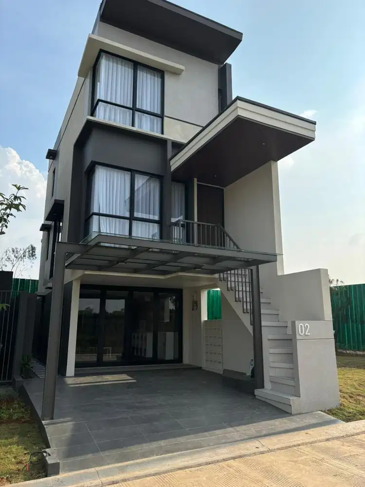 Dijual rmRumah 3 Lantai Lippo Cikarang