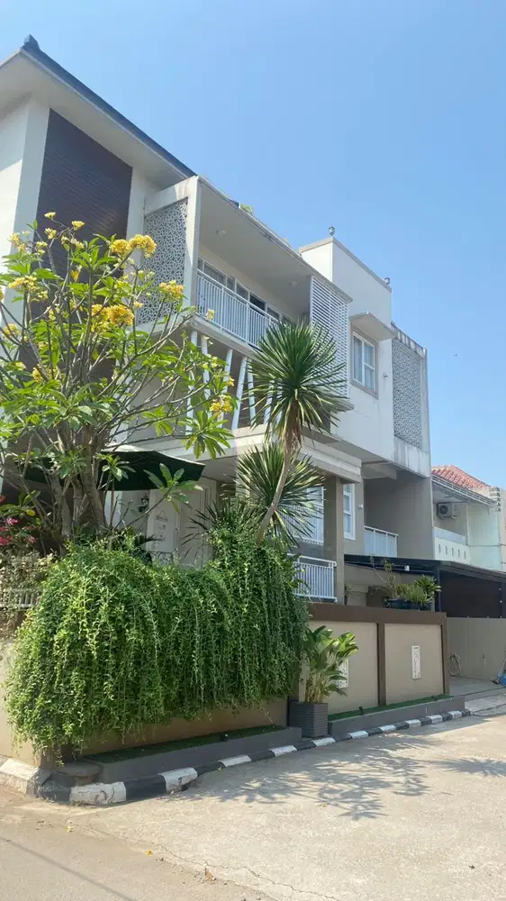 Rumah Hoek Minimalis Modern Siap Huni Dalam Perumahan Di Kelapa Dua Cimanggis Depok