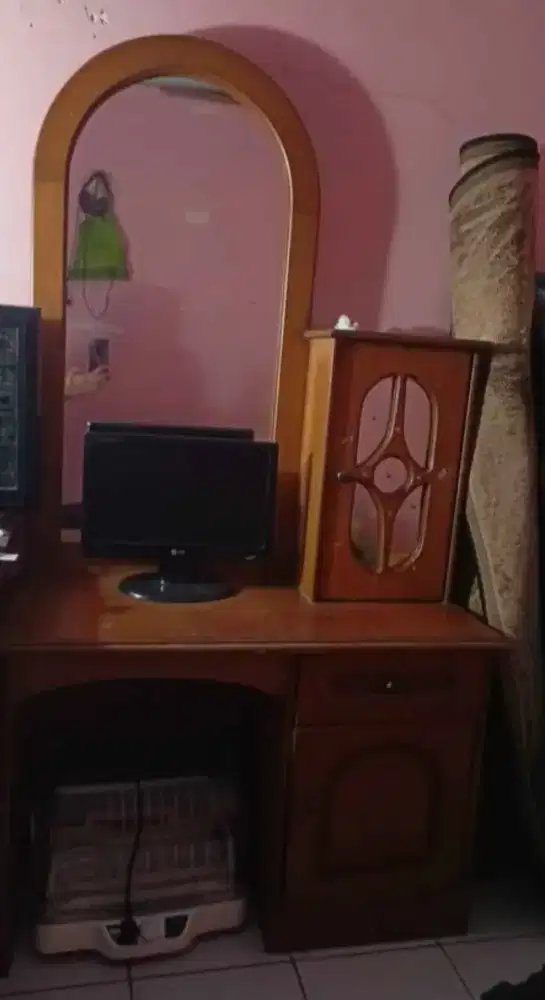 Meja Rias Masih Cukup Bagus