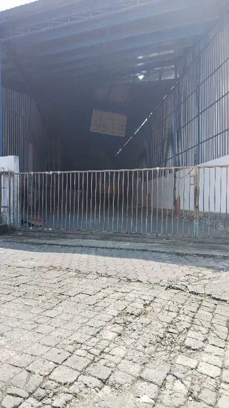 Gudang sewa di area industri