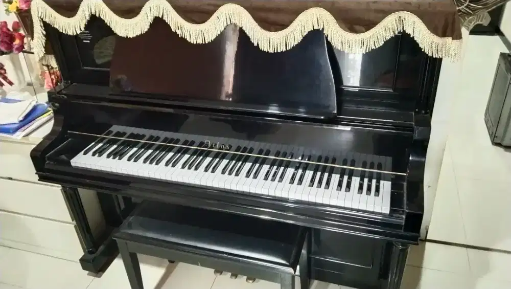 Piano Klasik merk Atlas