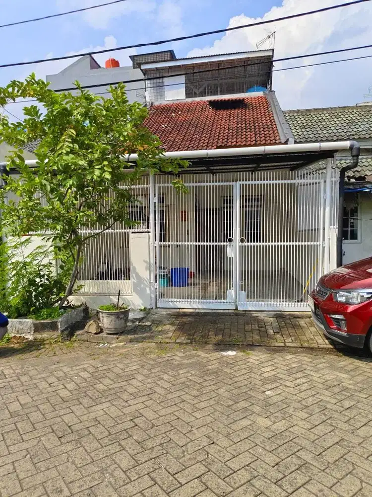 Dijual rumah 3 lantai Taman Surya  3