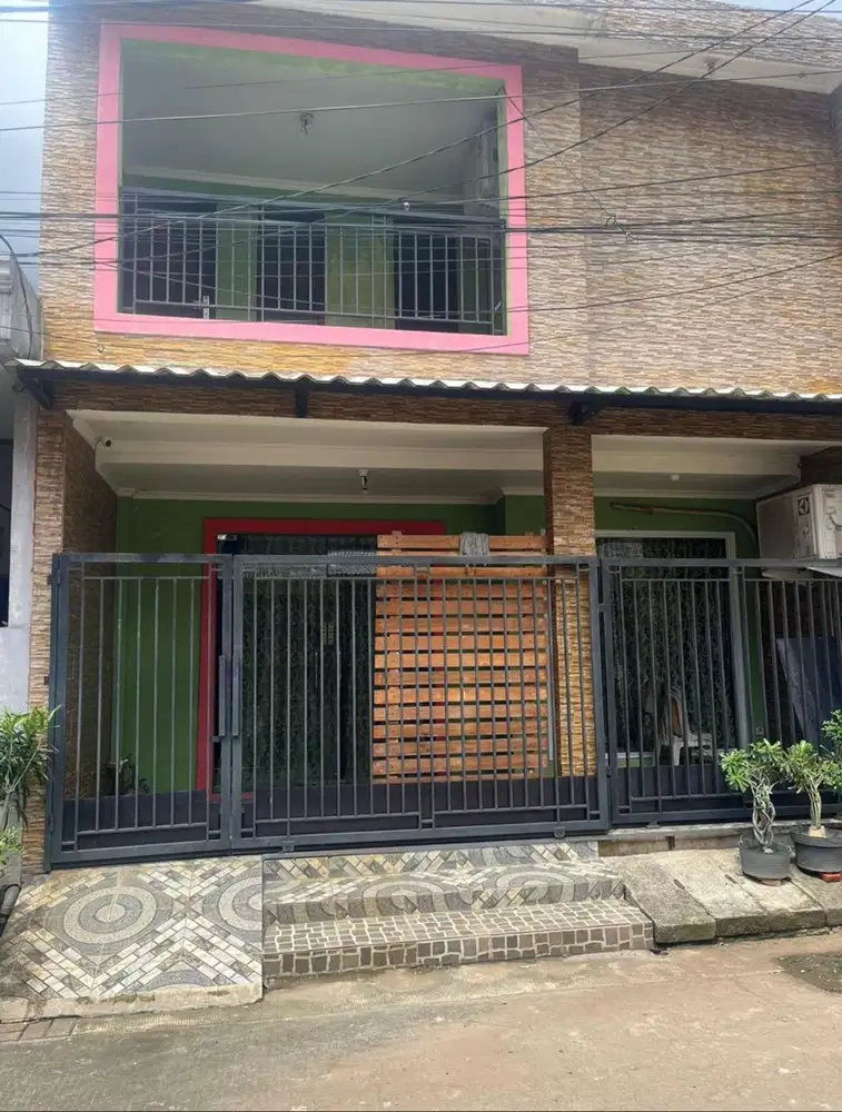 Rumah Minimalis Dekat Summarecon Mall Serpong 2 Lt Siap Huni J-31195