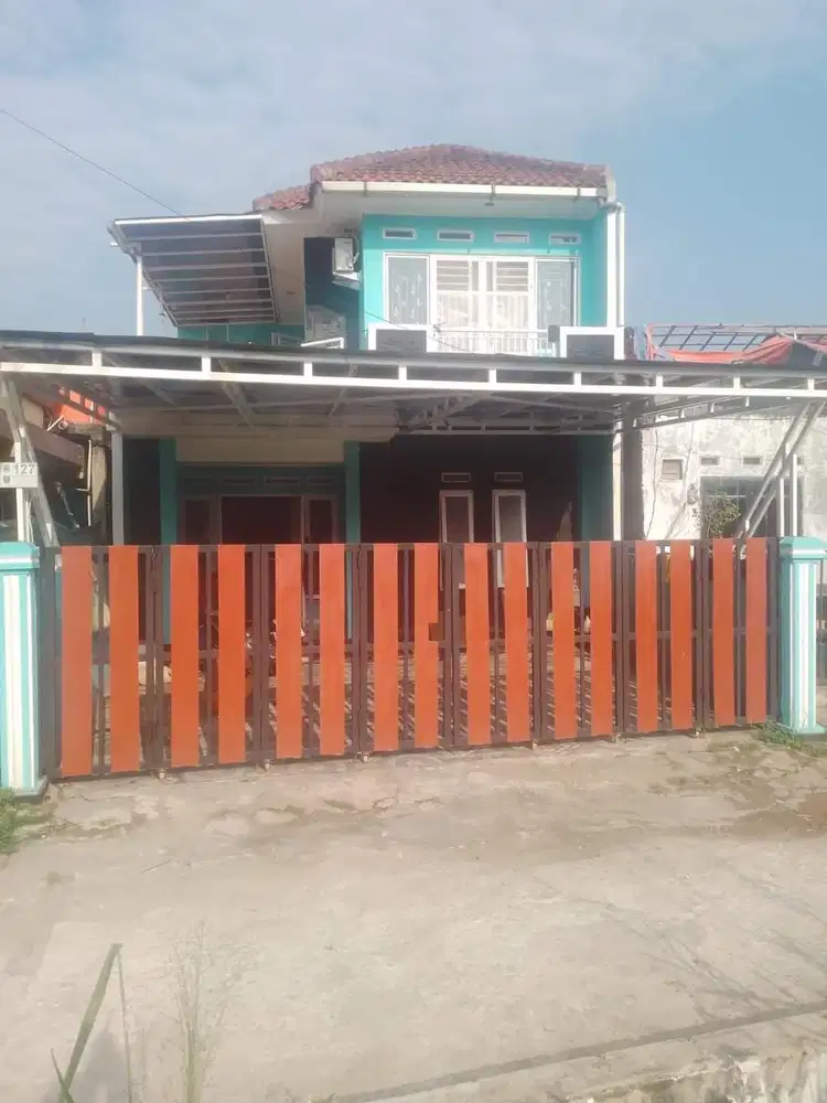 Rumah Luas 2 Lt SHM 9 Menit ke Stasiun Depok Dibantu KPR J-35420