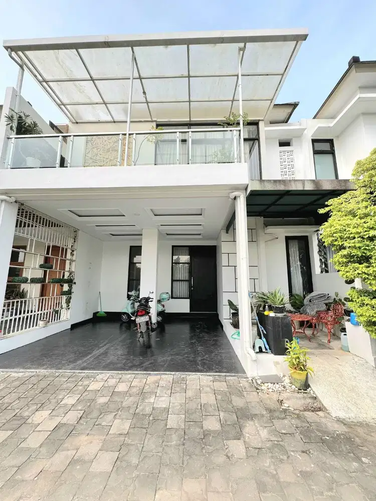 Rumah Keren di Lingkungan Elite Laguna Spring