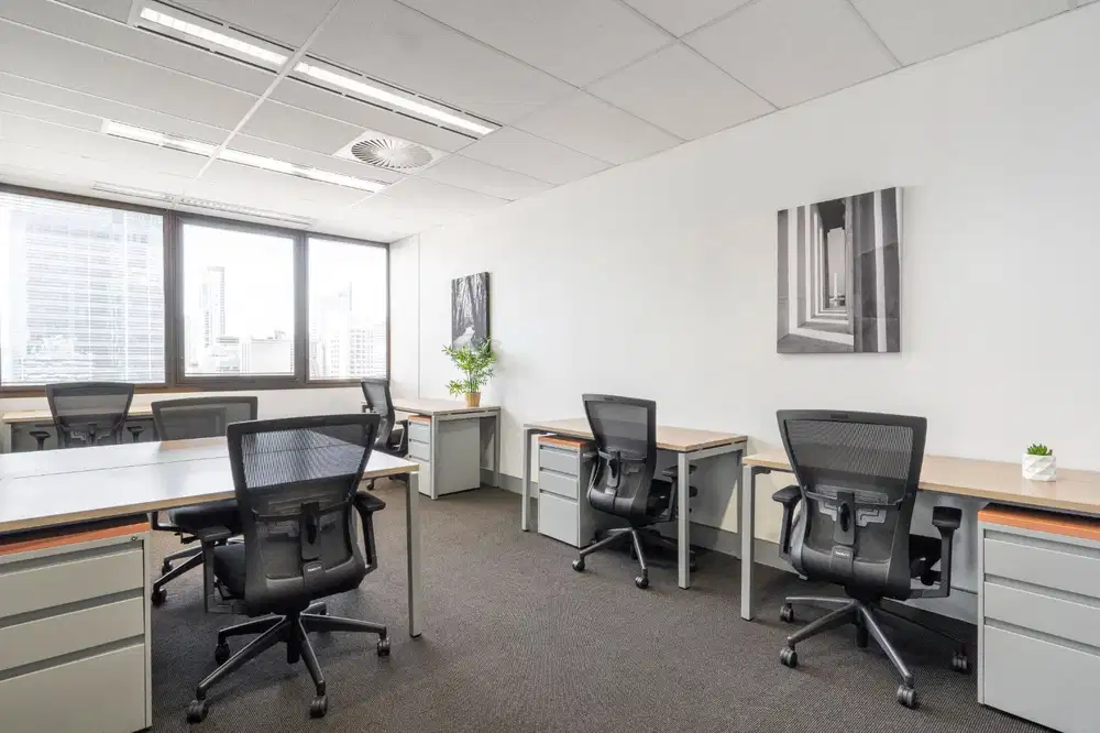 Ruang kantor terbuka untuk 15 orang di HQ Barsa City