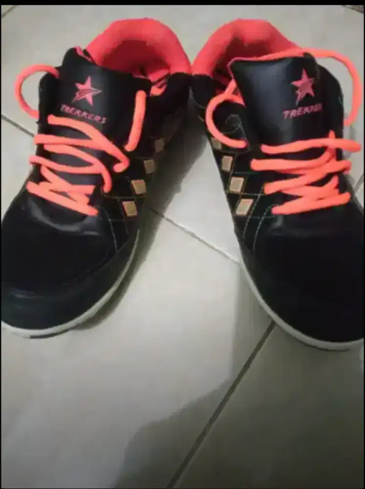 Jual sepatu anak