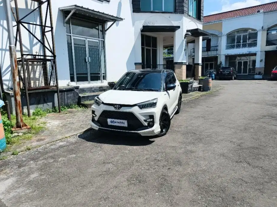 TOYOTA RAIZE 1.0 T GR SPORT TSS TWO TONE BENSIN A/T 2021 PUTIH