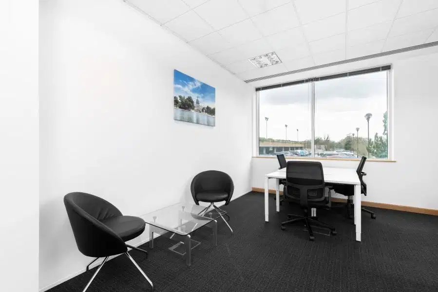 Ruang kantor pribadi sesuai kebutuhan unik bisnis Anda di Regus Menara Asia Afrika