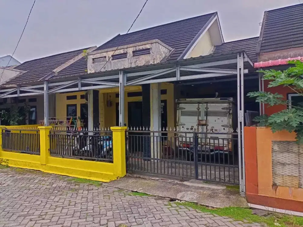 Dijual rumah komplek, 3 kamar, lokasi strategis, seputaran jalan srikandi, nego