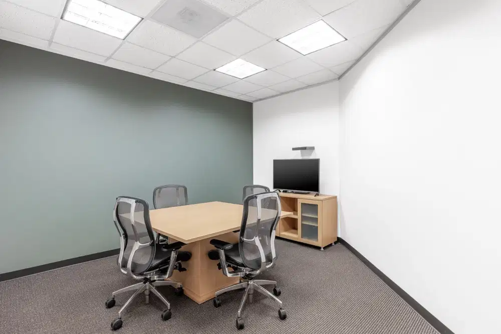 Ruang kantor pribadi sesuai kebutuhan unik bisnis Anda di HQ GKM Green Tower