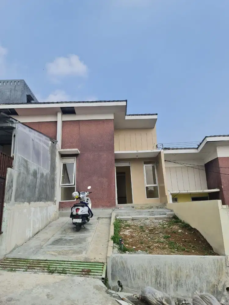 Rumah SHM 2 Menit ke Klinik Azmi Medika Kuripan Dibantu KPR J-35928