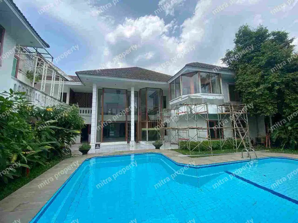 RUMAH MEWAH + SWIMMING POOL SIAP HUNI BISA SEWA DI CIPETE