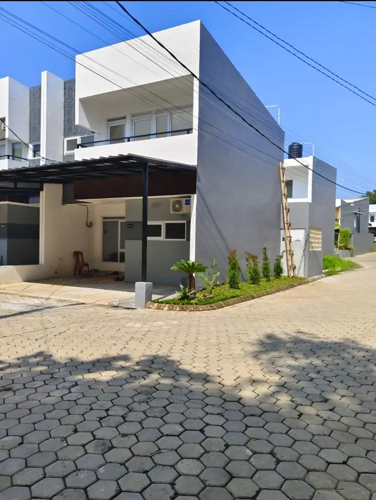 Rumah 2 Lantai 10 Menit ke The Park Mall Sawangan Hadap Timur J-31202