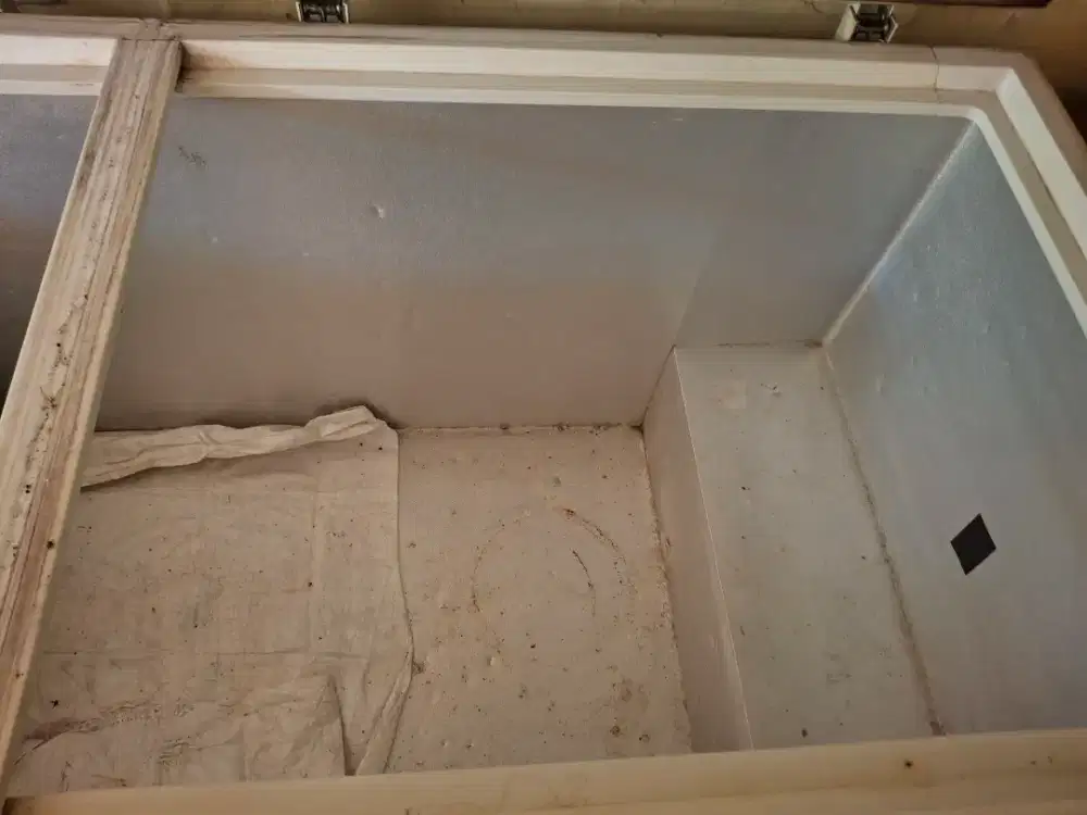 DIJUAL FREEZER BEKAS